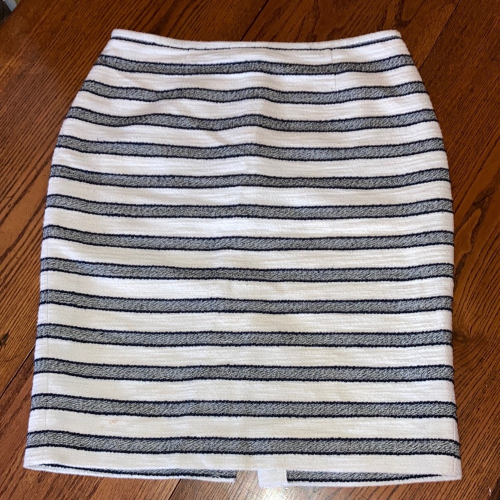 Calvin Klein Woman’s Cotton White w/black stripe Pencil Skirt 10P